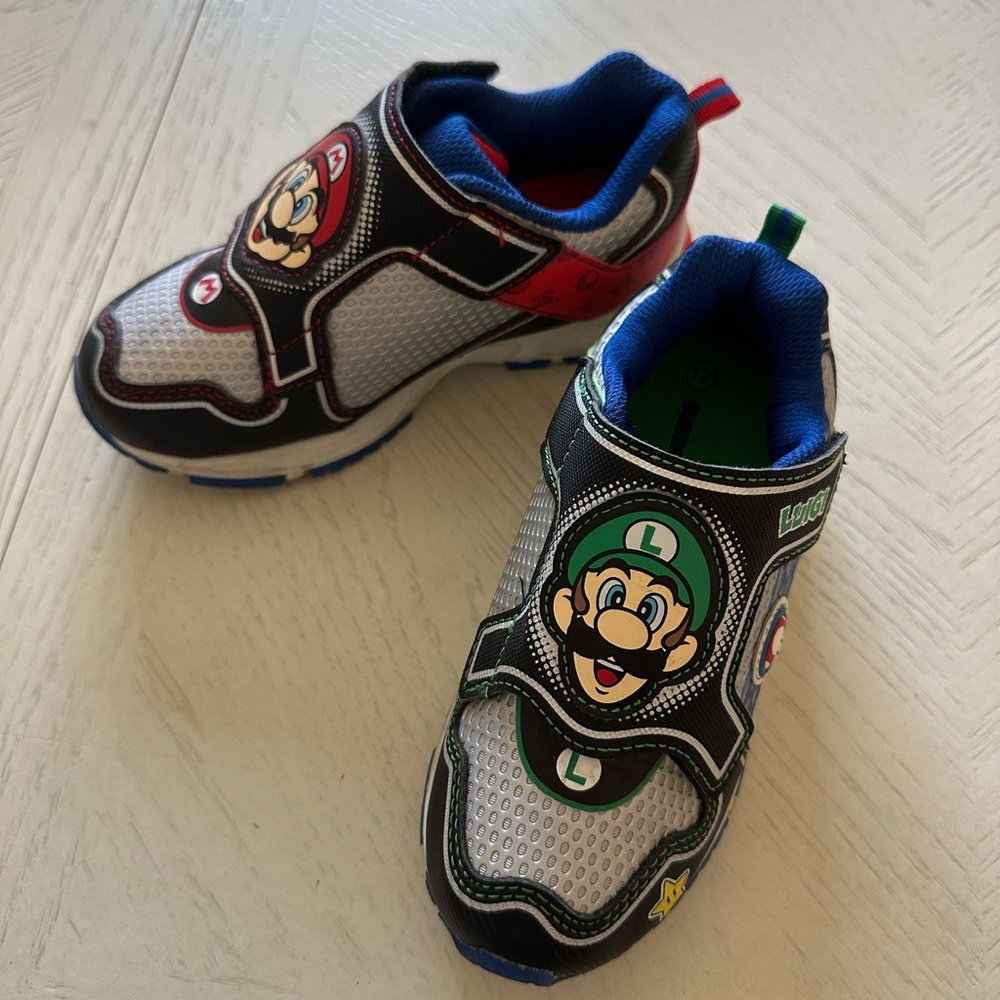 Super Mario and Luigi light-up shoes. Size 12